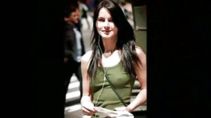 1 패스에서 예쁜 Arwen Gold와 Carry 포른 비디오 Cherry가있는 음모 핥기 비디오