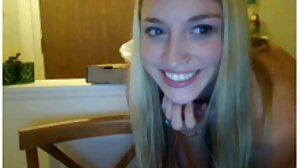 Scoreland의 섹시한 Roxi 포르노 18 Red가있는 자위 나사