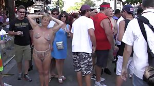 LetsDoeIt에서 호색한 Aruna Aghora와 Mary 애니 섹스 비디오 Kalisy가있는 자위 장면